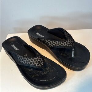 Aerosoft Chameleon Women's Thong Sandals black NWOB size 39